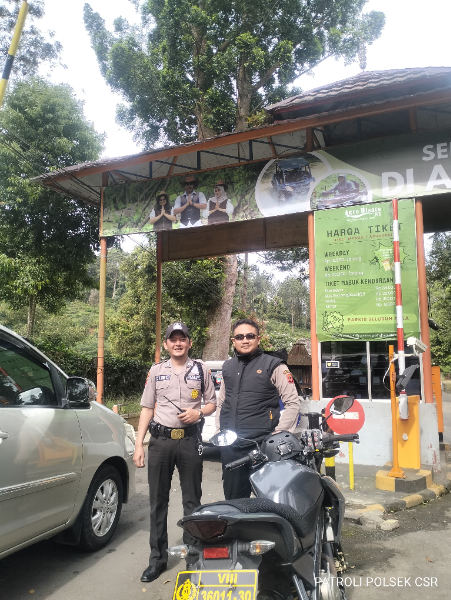 Polsek Cisarua Gelar Patroli Objek Wisata, Pastikan Rasa Aman Saat Libur Panjang