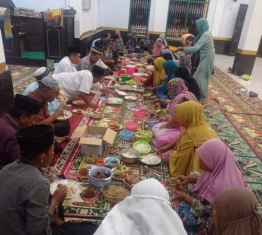 https://mail.gardatipikornews.com/utamakan-restorative-justice-bhabinkamtibmas-polsek-kintom-mediasi-masalah-penganiyayaan-kakak-beradik
