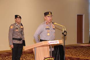 https://mail.gardatipikornews.com/hampir-15-jam-korban-tenggelam-di-danau-situgunung-kadudampit-korban-ditemukan-tim-gabunga-dan-relawan