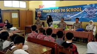 https://mail.gardatipikornews.com/satlantas-polres-sumbawa-barat-berikan-dikkum-kepada-komunitas-ojek-dan-masyarakat