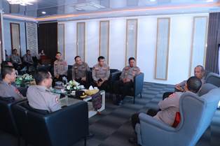 https://mail.gardatipikornews.com/ungkap-sabu-12-ton-kapolri-berikan-penghargaan-tim-dewa-ruci-2021