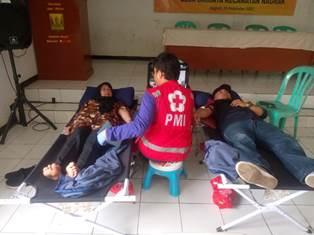 https://mail.gardatipikornews.com/polsek-cisaat-sukabumi-bantu-fasilitasi-kursi-roda-bagi-lansia-yang-lumpuh