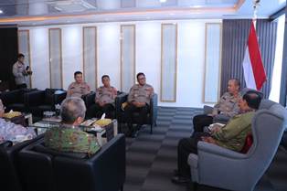 https://mail.gardatipikornews.com/una-menekan-angka-kriminalitas-dan-menciptakan-kamtibmas-yang-kondusif-polda-sumsel-kembali-menggelar-jumat-curhat