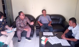 https://mail.gardatipikornews.com/mau-safari-sholat-jumat-anggota-sat-binmas-polres-sampang-dan-masyarakat-tangkap-tahanan-kabur-dari-rutan-kelas-iib-sampang