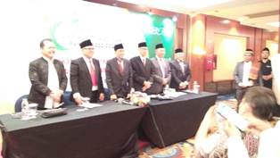https://mail.gardatipikornews.com/kapolda-sumsel-di-dampingi-pju-polda-sumsel-mengecek-langsung-ruang-dan-prasarana-patroli-cyber-lantai-2-gedung-bidhumas-polda-sumsel
