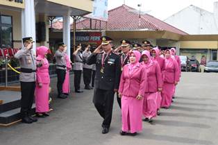 https://mail.gardatipikornews.com/2-anggota-polsek-warudoyong-bersama-babinsa-kembali-sosialisasikan-program-bebeja-ka-polres