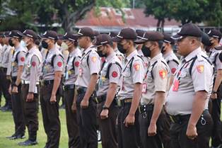 https://mail.gardatipikornews.com/ketika-sahabat-lama-berkumpul-pancasila-dan-ekonomi-produktif-kerakyatan-jadi-bahan-diskusi-sambil-ngopi