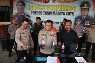 https://mail.gardatipikornews.com/kapolres-tasikmalaya-kota-membuka-rapat-anggota-tahunan-tutup-buku-tahun-2022-primkoppol-resor-tasikmalaya-kota