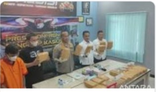 https://mail.gardatipikornews.com/sinergitas-tni-dan-polri-apel-gabungan-di-parakansalak-hingga-terjun-kemasyarakat