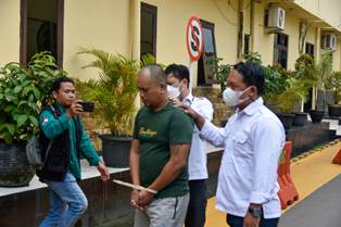 https://mail.gardatipikornews.com/tni-al-tangkap-perwira-tinggi-gadungan
