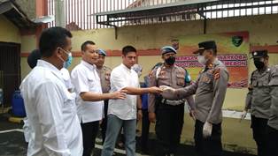 https://mail.gardatipikornews.com/bhabinkamtibmas-polsek-toili-kompak-dan-akrab-bermain-bersama-anak-tk