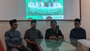 https://mail.gardatipikornews.com/seorang-pria-paruh-baya-di-toili-meninggal-dunia-usai-dililit-ular-piton