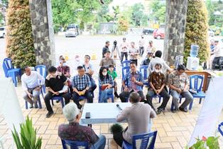 https://mail.gardatipikornews.com/karya-bakti-tni-satkowil-sebagai-upaya-tni-ad-dalam-membantu-mengatasi-kesulitan-rakyat-2