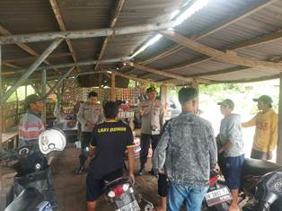 https://mail.gardatipikornews.com/bukti-nyata-peduli-lingkungan-pemerintah-desa-cipaeh-kecamatan-gunung-kaler-giat-gotong-royong-bersihkan-jalanan-bersama-warganya
