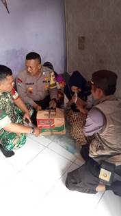 https://mail.gardatipikornews.com/bukti-nyata-peduli-lingkungan-pemerintah-desa-cipaeh-kecamatan-gunung-kaler-giat-gotong-royong-bersihkan-jalanan-bersama-warganya-2