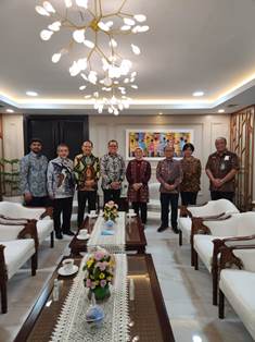 https://mail.gardatipikornews.com/gerakan-pemasangan-tanda-batas-serentak-serentak-gemapatas-desa-panyirapan-telah-terealisasikan