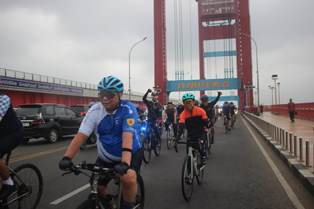 https://mail.gardatipikornews.com/kabid-humas-polda-sumsel-memberikan-arahan-kepada-seluruh-kasi-humas-polres-jajaran-polda-sumsel-diruang-vicon-gedung-utama-presisi-mapolda-sumsel