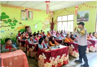 https://mail.gardatipikornews.com/terkait-nenek-di-sukabumi-yang-dilaporkan-ke-polisi-pada-perkara-penganiayaan-ini-kata-kapolres