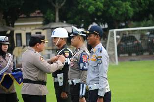 https://mail.gardatipikornews.com/biro-sdm-polda-sumsel-menggelar-kegiatan-pelatihan-keterampilan-dan-etika-pelayanan-publik-serta-kemampuan-komunikasi-digital-anggota-polri-ruang-rapat-biro-sdm-gedung-promoter-mapolda-sumsel