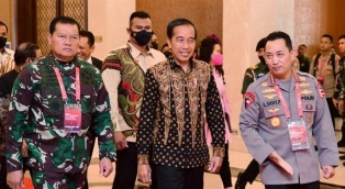 https://mail.gardatipikornews.com/waspadai-karhutla-presiden-kembali-ingatkan-pangdam-hingga-kapolda