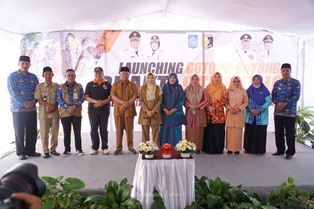 https://mail.gardatipikornews.com/kabid-humas-polda-sumsel-di-dampingi-kasubbid-penmas-mengajak-para-wartawan-makan-siang-bersama-dalam-rangka-menjalin-silaturahmi-dan-menciptakan-rasa-kekeluargaan-kekompakan