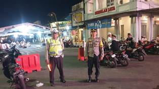 https://mail.gardatipikornews.com/polisi-lingkungan-polsek-mataram-berikan-pengamanan-kegiatan-agama-di-dua-tempat-wilayah-binaannya