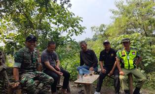https://mail.gardatipikornews.com/ketua-gmni-kabupaten-sorong-soroti-oknum-berinsial-ks-sebagi-pengurus-aktif-parpol-yang-lolos-sepuluh-besar-kpu-kabupaten-sorong