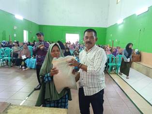 https://mail.gardatipikornews.com/peduli-lansia-bhayangkari-polsek-nyalindung-polres-sukabumi-berikan-bantuan-sembako-dan-layanan-kesehatan