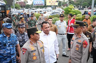 https://mail.gardatipikornews.com/pastikan-perayaan-natal-berlangsung-lancar-wamendagri-bima-arya-tinjau-sejumlah-gereja-di-bandung