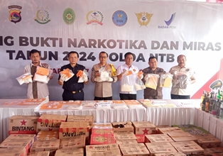 https://mail.gardatipikornews.com/corak-sultra-resmi-melakukan-unras-dan-melaporkan-pt-wmb-ke-kejati-sultra-dan-dprd-sultra-atas-dugaan-jual-beli-dokumen