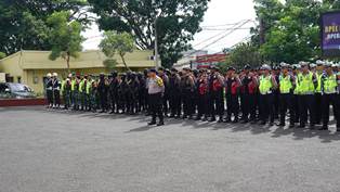 https://mail.gardatipikornews.com/apel-siaga-gabungan-pam-malam-pergantian-tahun-baru-kapolsek-purabaya-berikan-arahan