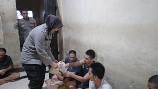 https://mail.gardatipikornews.com/lsm-maung-dairi-raya-mendesak-kadis-pendidikan-menindak-tegas-oknum-guru-agama-yang-bertugas-di-sd-uptd-wil-iv-nmr-043-mandailing-natal