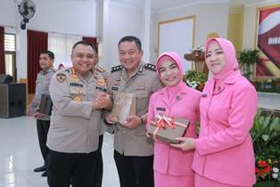 https://mail.gardatipikornews.com/polresta-mataram-gencarkan-program-ketahanan-pangan-polsek-jajaran-beraksi-di-lapangan