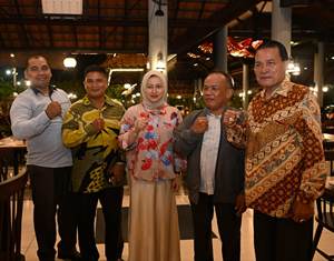 https://mail.gardatipikornews.com/aminuddin-meningkatkan-pelayanan-terhadap-perumda-air-minum-tirta-anai