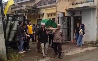 https://mail.gardatipikornews.com/ketum-akpersi-soroti-pt-thosida-terkait-dugaan-ilegal-mining-kami-siapmelaporkan-berdasarkan-eigendom-no-44-tahun-1908-kami-pemilik-lahan-adat