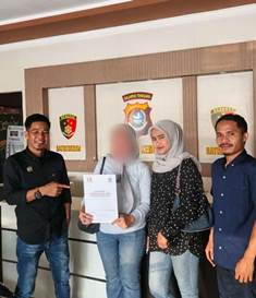https://mail.gardatipikornews.com/ratusan-prajurit-menerima-bingkisan-lebaran-dari-komandan-kodim-dandim