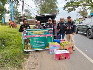 https://mail.gardatipikornews.com/polres-kolaka-dan-pc-pmii-gelar-bakti-sosial-berbagi-sembako-dan-takjil-di-bulan-ramadhan