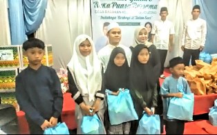 https://mail.gardatipikornews.com/pwi-kabupaten-sukabumi-bersama-pwi-perduli-berbagi-takjil-di-ramadhan-1446-depan-gedung-dekranasda