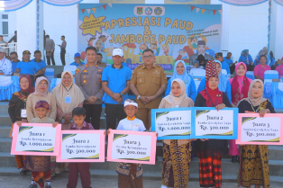 https://mail.gardatipikornews.com/wisuda-isi-padang-panjang-bupati-john-kenedy-azis-sampaikan-orasi-ilmiah