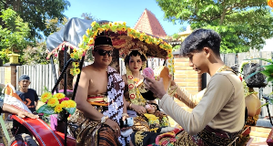 https://mail.gardatipikornews.com/warnai-sedekah-bumi-dan-haul-waliqoryah-kini-ngreksa-adab