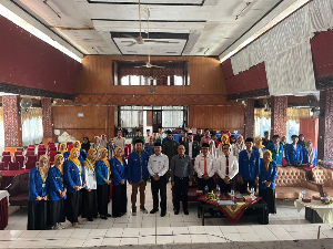 https://mail.gardatipikornews.com/buktikan-kedekatan-dgn-istri-prajurit-anggota-komisi-i-dpr-ri-hadir-di-kodim-0622kab-sukabumi