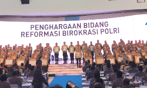 https://mail.gardatipikornews.com/tingkatkan-kualitas-kepemimpinan-dandim-kabupaten-sukabumi-berikan-pengarahan-kepada-adikadik-pramuka