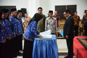 https://mail.gardatipikornews.com/warga-keluhkan-pelayanan-yang-kurang-responsif-di-kecamatan-caringintidak-menerima-pelayanan-di-jam-1130