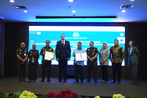 https://mail.gardatipikornews.com/tim-siri-kejaksaan-agung-berhasil-amankan-dpo-toni-waluyo-perkara-perdagangan-pangan