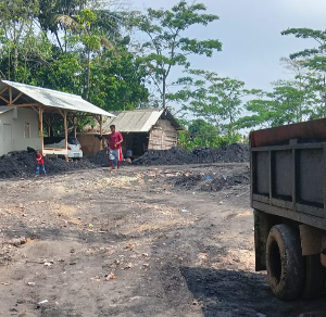 https://mail.gardatipikornews.com/polda-jabar-ungkap-kecurangan-produksi-dan-peredaran-beras-tidak-sesuai-standar-mutu-enam-tersangka-diamankan
