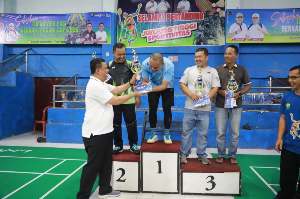 https://mail.gardatipikornews.com/kepala-staf-kepresidenan-kunjungi-cikidang-sukabumi-bawa-misi-presiden-prabowo-subianto-reforma-agraria-makin-nyata