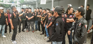 https://mail.gardatipikornews.com/polres-dan-pemkot-mataram-gelar-apel-operasi-ketupat-rinjani-siap-amankan-idul-fitri-dan-arus-mudik-2026