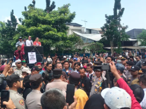 https://mail.gardatipikornews.com/anwar-sadat-perkuat-sinergi-daerah-di-hut-ke80-pemkot-jambi-kerja-sama-strategis-tanjab-baratkota-jambi-resmi-dimulai