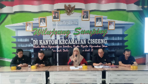 https://mail.gardatipikornews.com/sinergi-membangun-pendidikan-dpd-jwi-sukabumi-rayadan-disdik-kabupaten-perkuat-transpansi-infrastruktur-dan-mutu-pendidikan-kabsukabumi